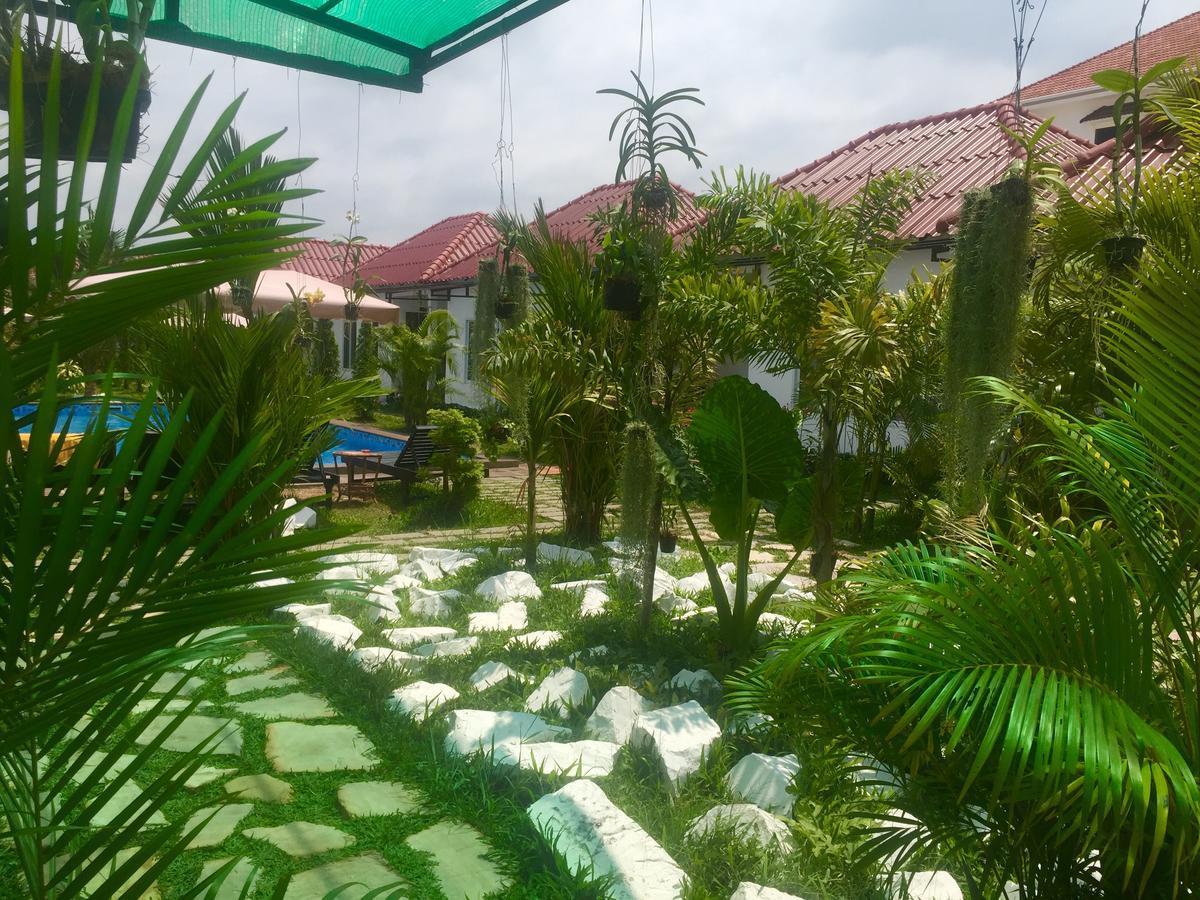 White Boutique Hotel And Residences Sihanoukville Bagian luar foto