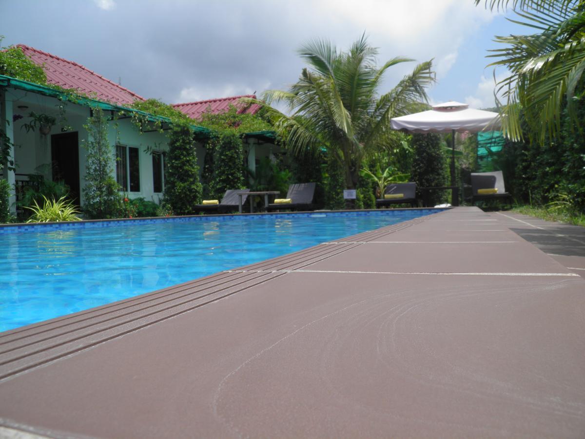 White Boutique Hotel And Residences Sihanoukville Bagian luar foto